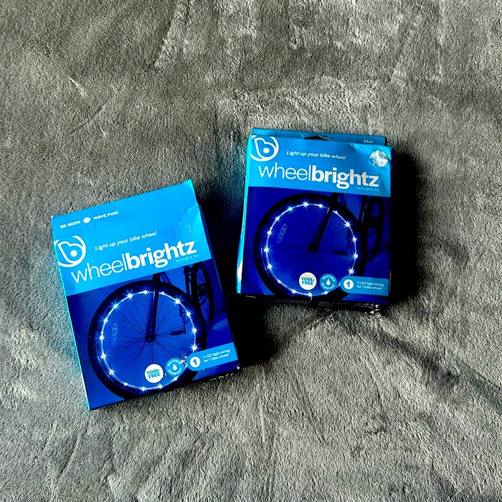 WheelBrightz Blue Bike Tire Lights (NEW IN BOX)